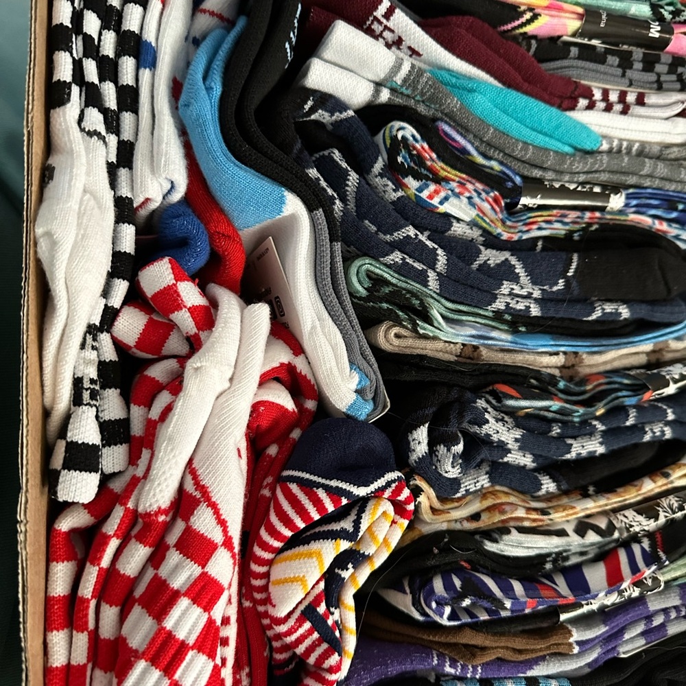 Assorted FEAT Socks Collection - Picture 4 of 12